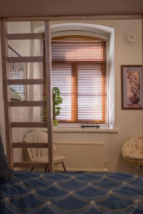 טמפרה A Lovely Apartment Near Railway Station And Arena. מראה חיצוני תמונה