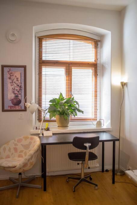 טמפרה A Lovely Apartment Near Railway Station And Arena. מראה חיצוני תמונה