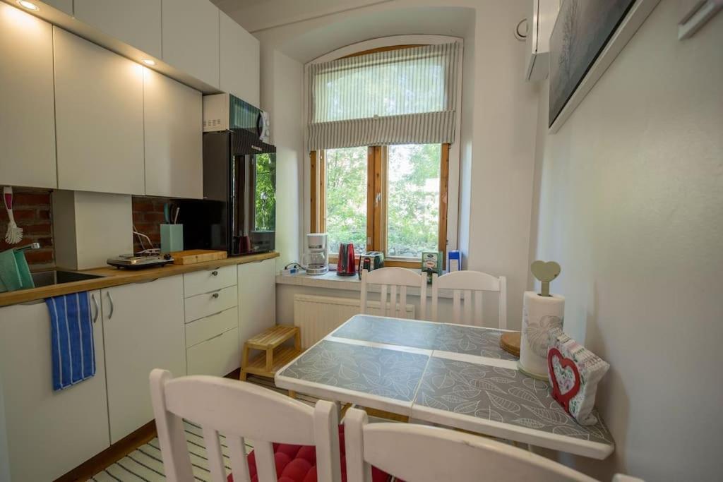 טמפרה A Lovely Apartment Near Railway Station And Arena. מראה חיצוני תמונה