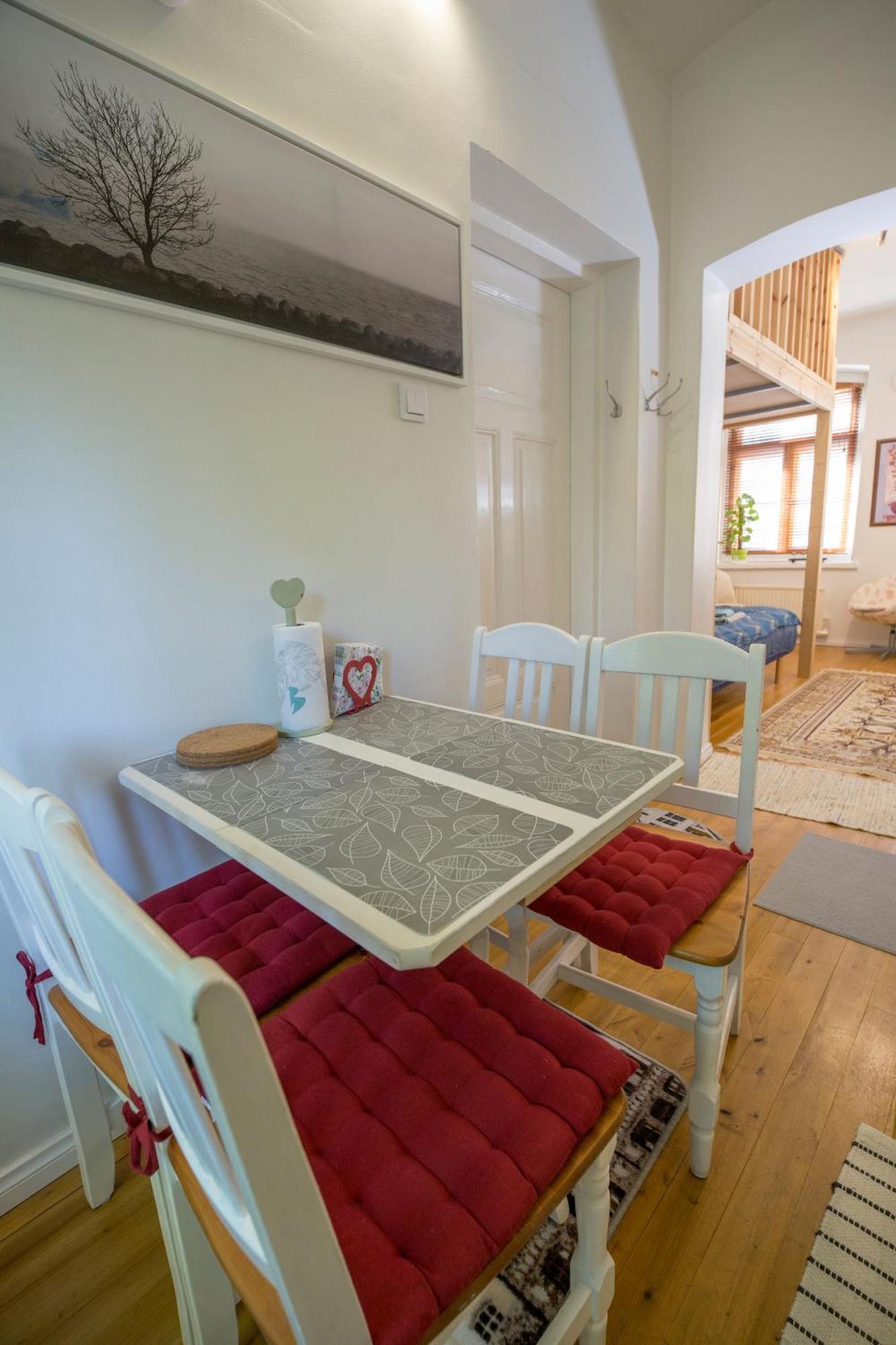 טמפרה A Lovely Apartment Near Railway Station And Arena. מראה חיצוני תמונה