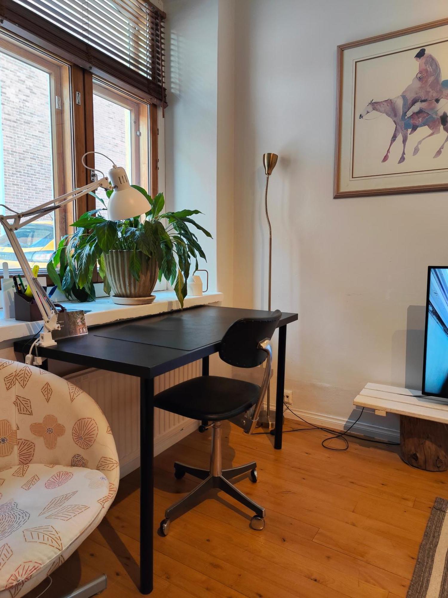 טמפרה A Lovely Apartment Near Railway Station And Arena. מראה חיצוני תמונה